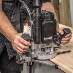 T12EK - 2300W 1/2" Variable Speed Plunge Router 240V UK -Outlet Router Grip Store t12ek feat10