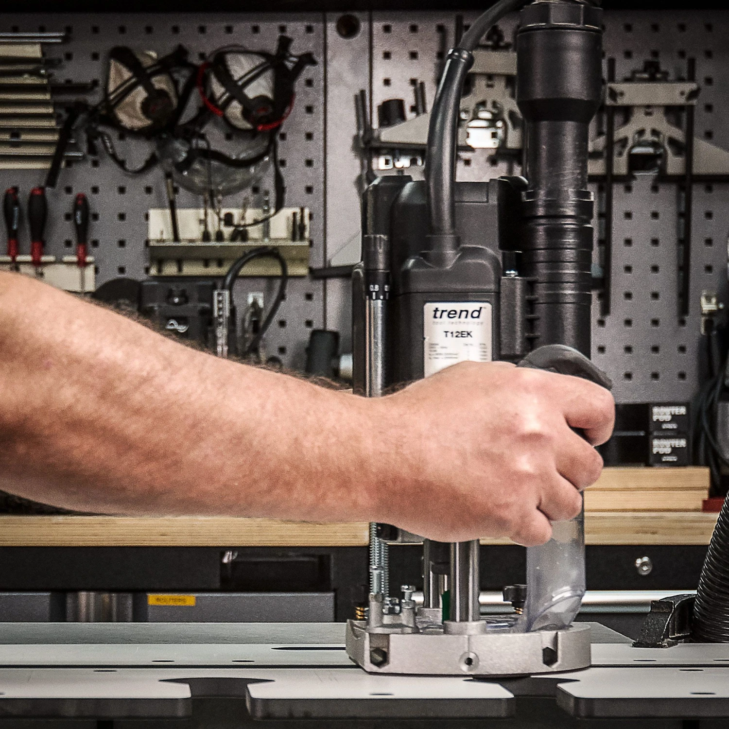 T12ELK - 2100W 1/2" Variable Speed Plunge Router 110V 32A UK 17 T12ELK - 2100W 1/2" Variable Speed Plunge Router 110V 32A UK - Image 15