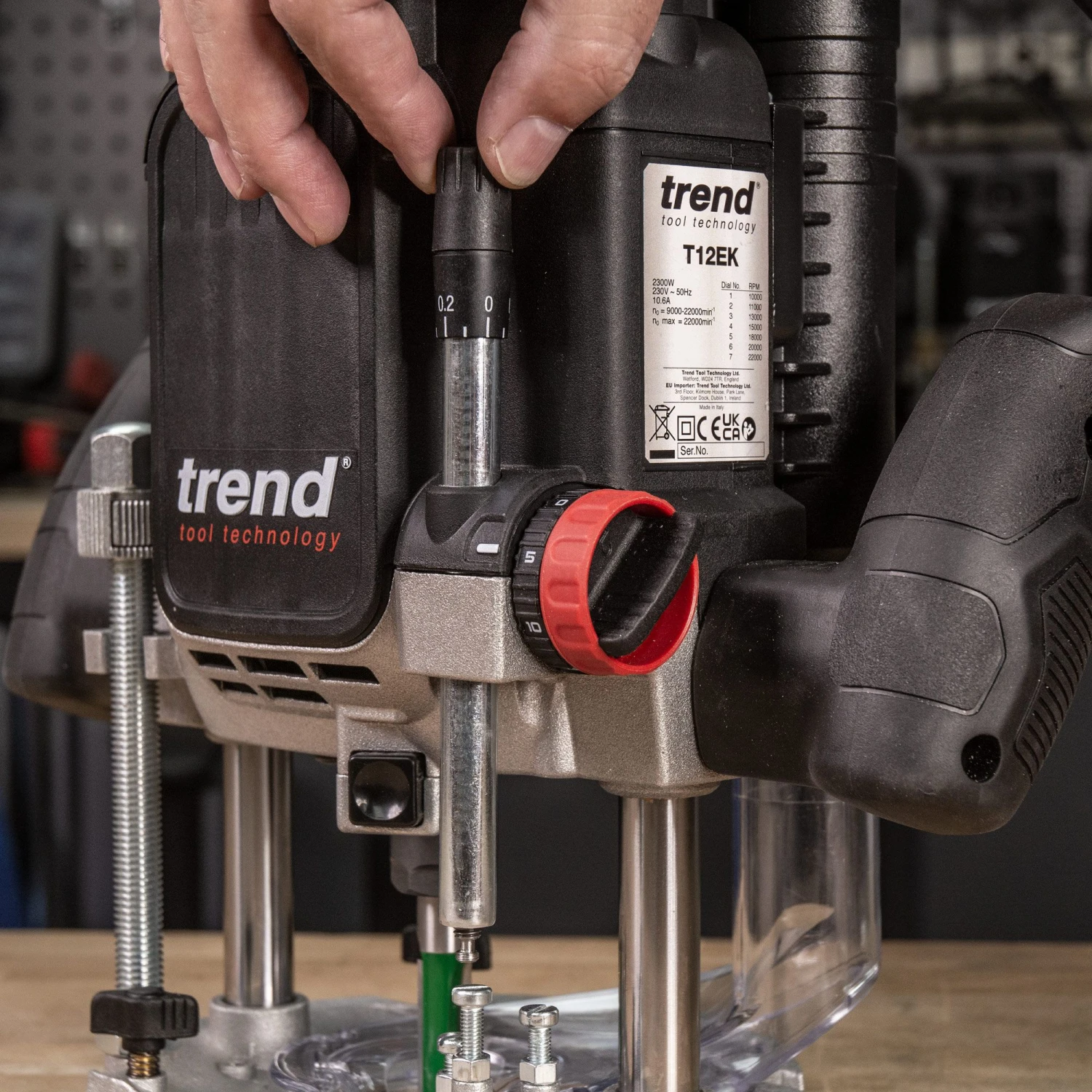 T12ELK - 2100W 1/2" Variable Speed Plunge Router 110V 32A UK 19 T12ELK - 2100W 1/2" Variable Speed Plunge Router 110V 32A UK - Image 17