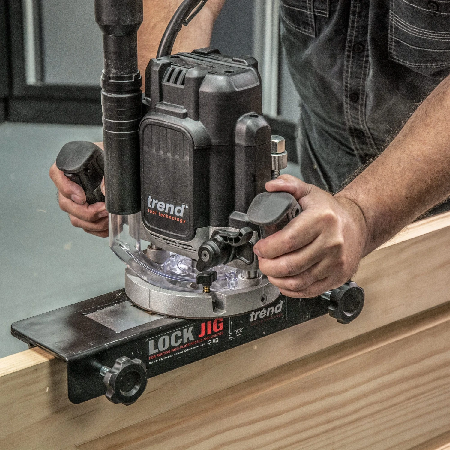 T12ELK - 2100W 1/2" Variable Speed Plunge Router 110V 32A UK 9 T12ELK - 2100W 1/2" Variable Speed Plunge Router 110V 32A UK - Image 7