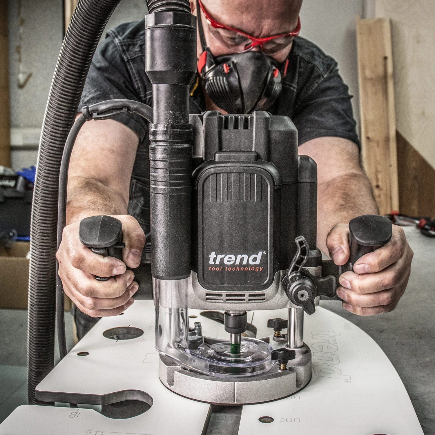 T14EK/EURO - 2300W 12mm Dual-Mode Plunge Router 230V EU 18 T14EK/EURO - 2300W 12mm Dual-Mode Plunge Router 230V EU - Image 16