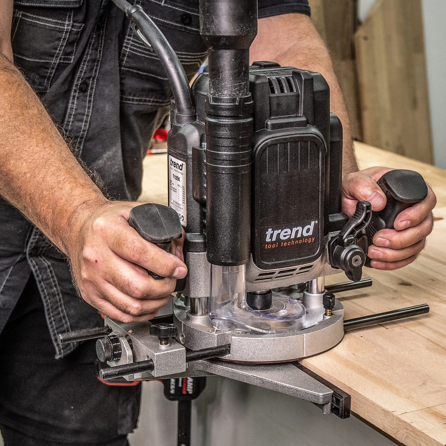 T14EK/EURO - 2300W 12mm Dual-Mode Plunge Router 230V EU 20 T14EK/EURO - 2300W 12mm Dual-Mode Plunge Router 230V EU - Image 18