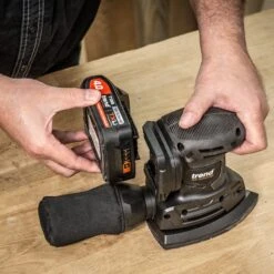 T18S/BA4AM - T18S 18V 4Ah TXLI Battery - UK & Eire Sale Only -Outlet Router Grip Store t18s ba4a feat2 5