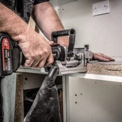 T18S/BJK1 - T18S 18V Biscuit Jointer Kit (1 X 4Ah Battery And Fast Charger) - UK & Eire Sale Only -Outlet Router Grip Store t18s bjk1 feat13