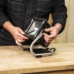 T18S/SLB - T18S 18V LED Area Light (Bare Tool) - UK & Eire Sale Only -Outlet Router Grip Store t18s slb feat3 4