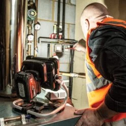 T18S/SLB - T18S 18V LED Area Light (Bare Tool) - UK & Eire Sale Only -Outlet Router Grip Store t18s slb feat7 4