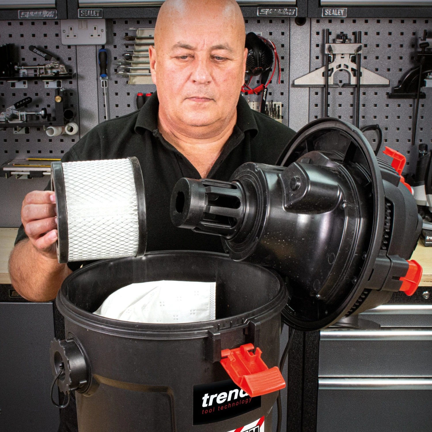 T33A/EURO - Wet And Dry M-Class Dust Extractor 1200W 230V Euro Plug - Authorised Distributors Only 15 T33A/EURO - Wet And Dry M-Class Dust Extractor 1200W 230V Euro Plug - Authorised Distributors Only - Image 13