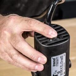 T4EK - 850W 1/4" Variable Speed Plunge Router 240V UK -Outlet Router Grip Store t4ek feat8