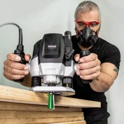 T7EK/EURO - 2100W 12mm Variable Speed Plunge Router 230V EU -Outlet Router Grip Store t7ek feat3 1