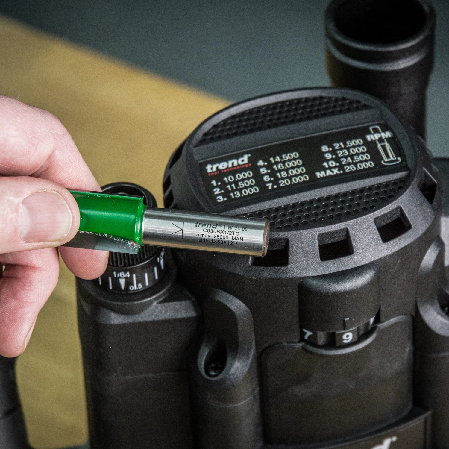 T8EK/EURO - 2200W 12mm Dual-Mode Plunge Router 230V EU 18 T8EK/EURO - 2200W 12mm Dual-Mode Plunge Router 230V EU - Image 17