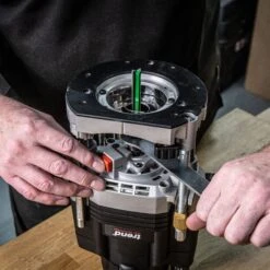 T8EK/EURO - 2200W 12mm Dual-Mode Plunge Router 230V EU 39 T8EK/EURO - 2200W 12mm Dual-Mode Plunge Router 230V EU -Outlet Router Grip Store t8 feat12 2