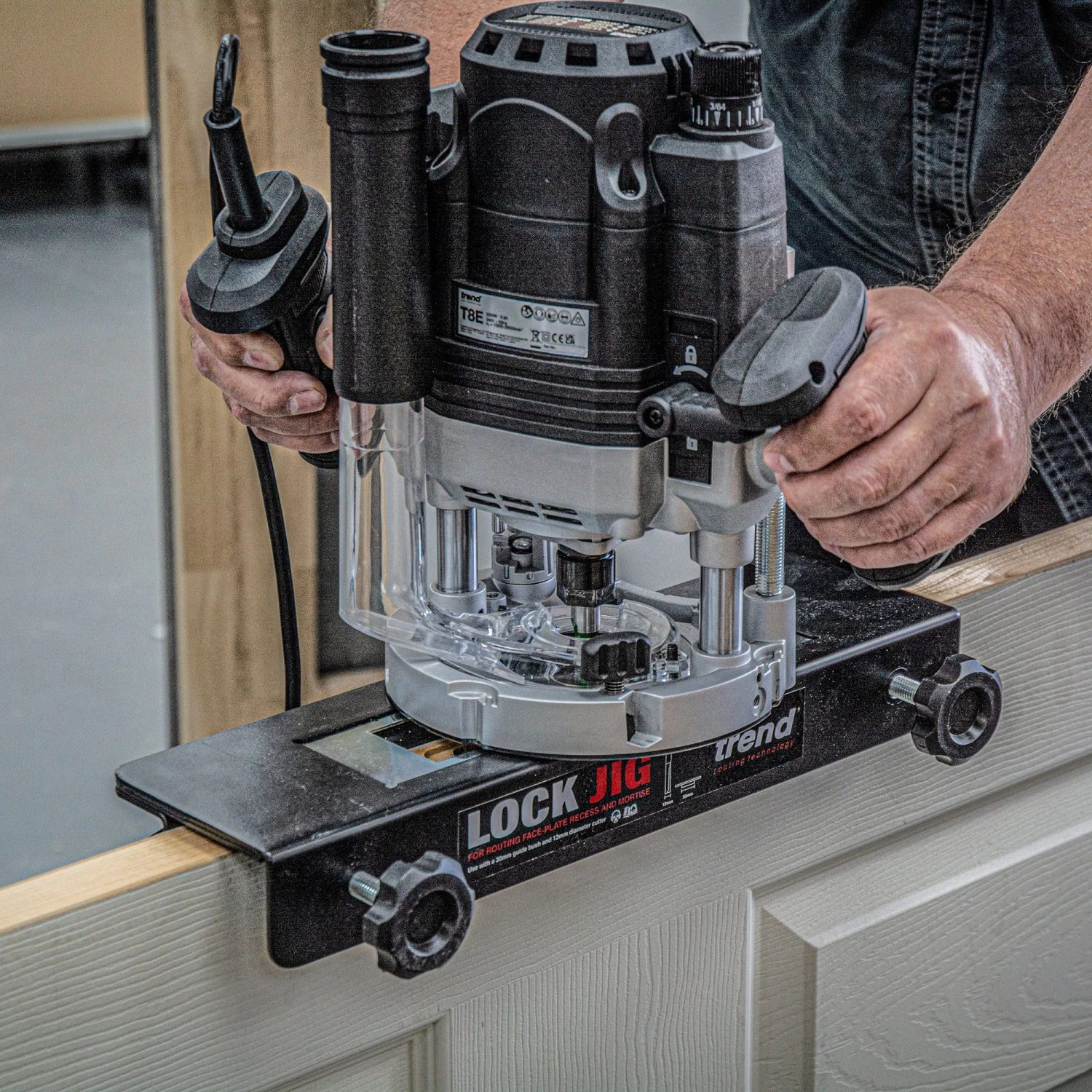 T8ELK - 2200W 1/2" Dual-Mode Plunge Router 110V 32A UK 9 T8ELK - 2200W 1/2" Dual-Mode Plunge Router 110V 32A UK - Image 7