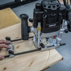 T8EK/EURO - 2200W 12mm Dual-Mode Plunge Router 230V EU 31 T8EK/EURO - 2200W 12mm Dual-Mode Plunge Router 230V EU -Outlet Router Grip Store t8 feat4 2