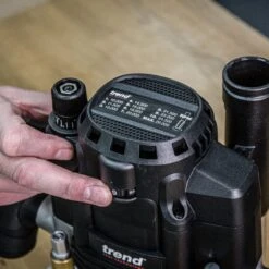 T8EK/EURO - 2200W 12mm Dual-Mode Plunge Router 230V EU 36 T8EK/EURO - 2200W 12mm Dual-Mode Plunge Router 230V EU -Outlet Router Grip Store t8 feat9 2